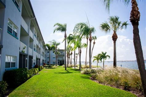 Seaside villas gulfport fl  Gulfport • 3205 58th St S